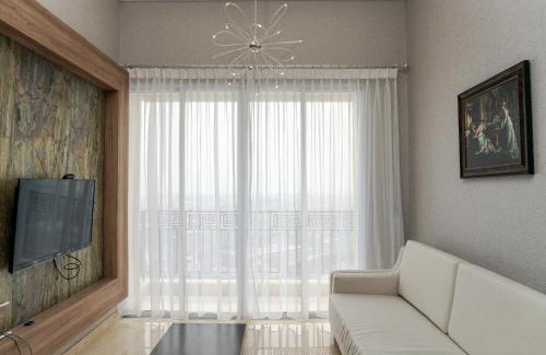 Old Jakarta Apartment | Fabulous 2BR Apartment Lucky Tower Residence By Travelio