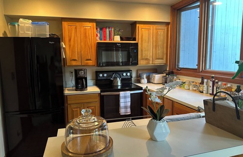 Londonderry House | Fabulous 3-bedroom townhome at the base of Magic Mountain in Londonderry, VT