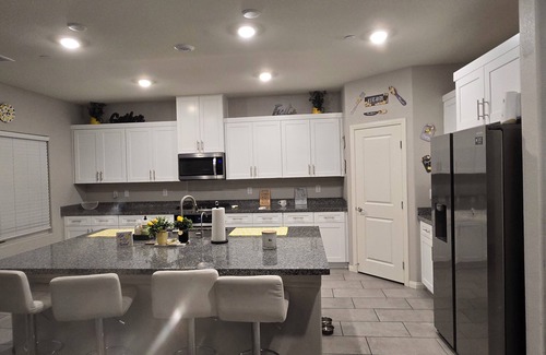 Pittmann House | Fabulous 4-bedroom house with AC in Henderson