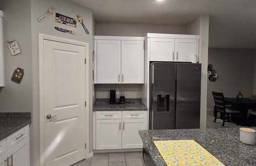 Pittmann House | Fabulous 4-bedroom house with AC in Henderson