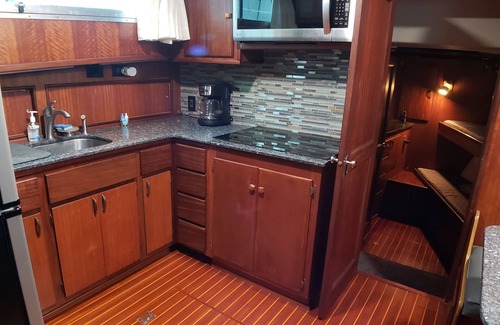 Montego Bay Boat Rental | Fabulous 60ft. yacht with available crew in Montego Bay!