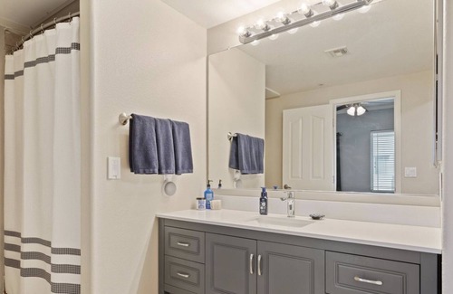 Deer Valley House | Fabulous and Clean Townhouse 15 min from State Farm Stadium Restaurants Close By
