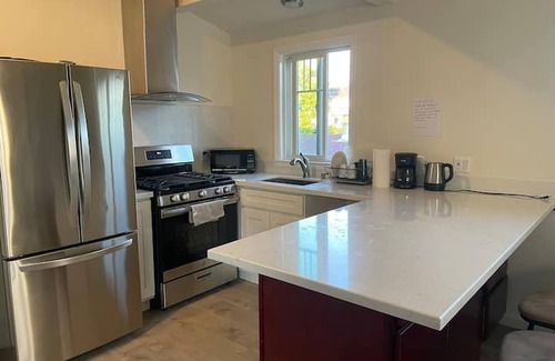 Dimond House | Fabulous and Easy commute! nice 3bedroom2bath house washer dryer