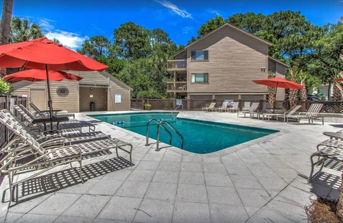 Palmetto Dunes Condo | Fabulous Beach Condo! 2 minute walk to the sand, and less than 5 to Pickleball!