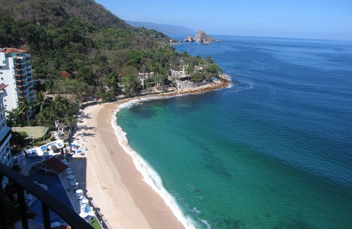 South Shore Hotel Area Condo | Fabulous Beachfront Condo with Spectacular Views!