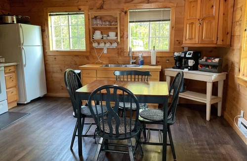 Hillsboro Cabin | Fabulous cabin with AC in charming Hillsboro