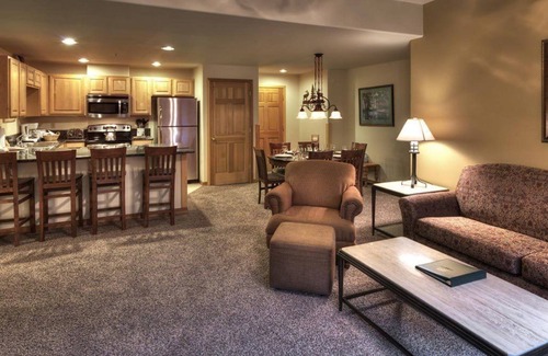 Four O'Clock Condo | Fabulous Christmas or New Years Week Ski Rental in Breckenridge, CO