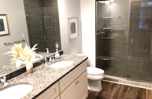 Dewey Beach Condo | Fabulous condo with balcony over the pool