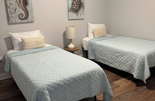 Dewey Beach Condo | Fabulous condo with balcony over the pool