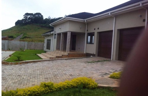 Blantyre House | Fabulous contemporary home with idyllic view perfect for your holiday