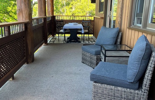 Crowes Landing Cottage | Fabulous cottage suite, spectacular Stoney Lake view!