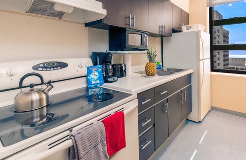 Waikiki Condo | Fabulous Diamond Head & Ocean View Condo with Free Parking!