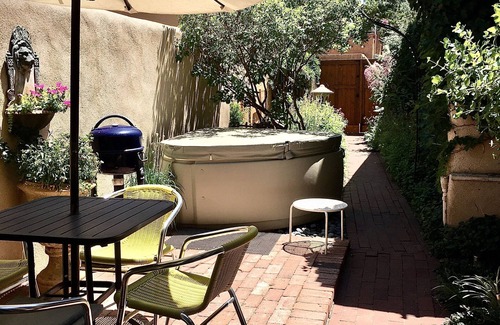 Downtown Santa Fe House | Fabulous Downtown Guesthouse in Historic District, Hot tub! Perfect Location!