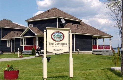 Port Stanton Resort | Fabulous Family Cottage on Sparrow Lake Resort