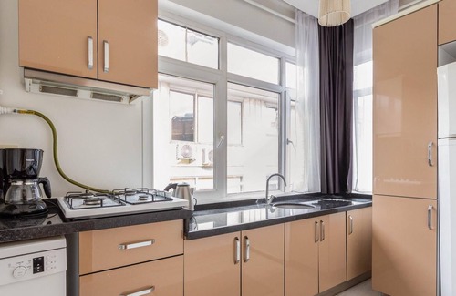 Goztepe Apartment | Fabulous Flat Near Bagdat Street in Kadikoy