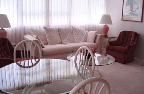 Waikiki Condo | Fabulous Foster towers
