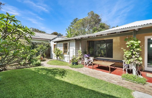 Avalon Beach House | Fabulous holiday home so close to the beach and the village!