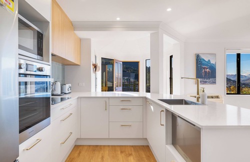 Fernhill Apartment | Fabulous Home with Great Views!