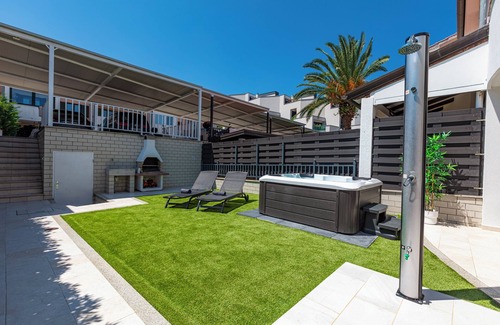 Koper House | Fabulous house in Koper with free parking in front of the house,jacuzzi