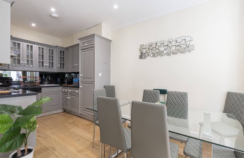 South Kensington House | Fabulous House near Harrods and the Science Museum