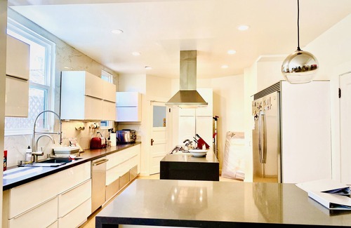 Lake Street House | Fabulous Location! Beautiful contemporary interior design. A Jewel!
