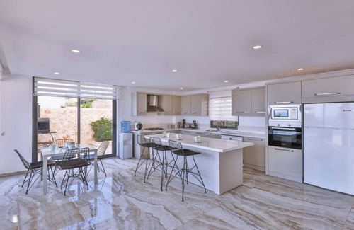 Kalkan Villa | Fabulous modern 4-bedroom villa in Ortaalan, Kalkan