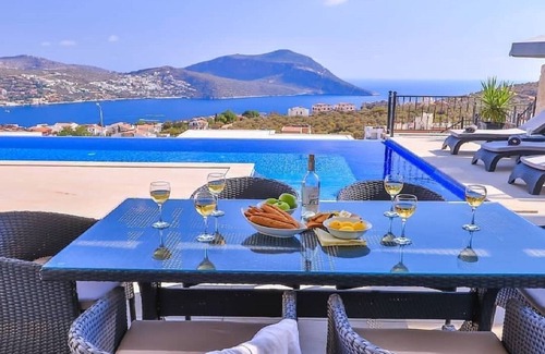 Kalkan Villa | Fabulous modern 4-bedroom villa in Ortaalan, Kalkan