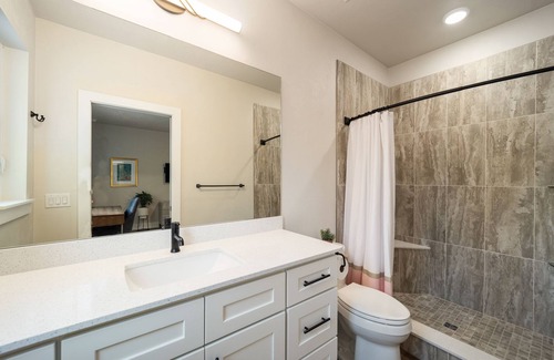 Haile Plantation Apartment | Fabulous new 3/3 Flat w/ private baths in the heart of the Haile Village Center!