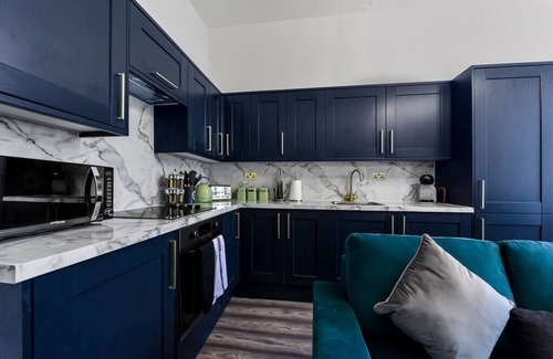 Crouch End Apartment | Fabulous One Bedroom Flat with Private Garden