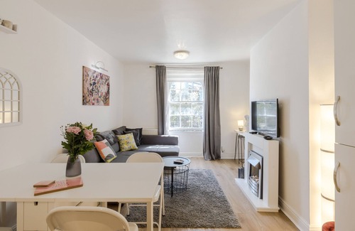 Cantelowes Apartment | Fabulous One Bedroom apt in the heart of Camden