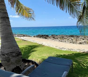 Northwest Point House | Fabulous one bedroom in West Bay