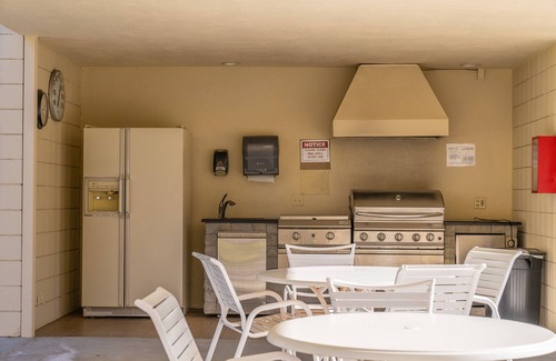 Palm Springs Condo | Fabulous Seven Lakes Golf Course Condo minutes from downtown.