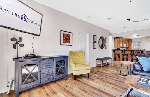 Indian Point Condo | Fabulous Spacious Condo! Lake Access and Boat Slip! Free Local Attraction Tickets!