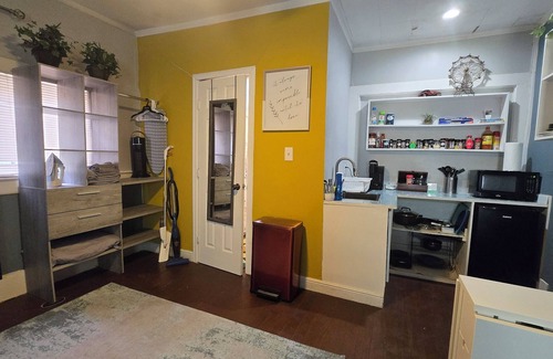 Denton Apartment | Fabulous studios Apartment few blocks from UNT. Centrally located