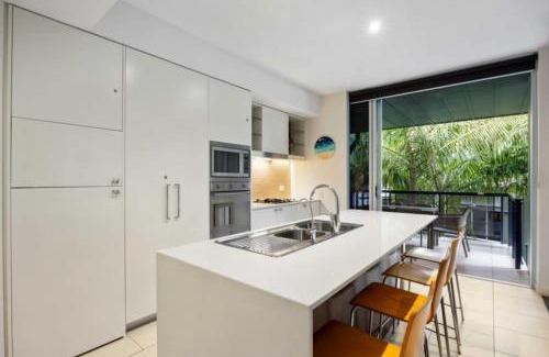 Noosa Heads Apartment | Fabulous Treetops 2 bedroom 7408