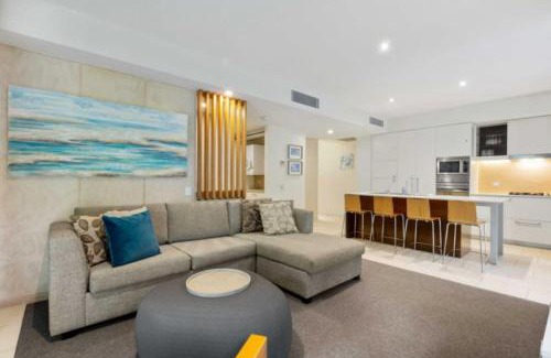 Noosa Heads Apartment | Fabulous Treetops 2 bedroom 7408