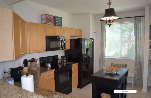Palm Beach Gardens Condo | FABULOUS Turn-Key Condo in an Exclusive Gated Community - Palm Beach Gardens