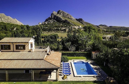Cala Carbo Villa | Fabulous Villa, Private Pool, Stunning Picturesque Setting 20 mins walk to Port de Pollensa & Beach