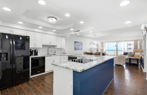 Holiday Isle Condo | 🌴Fabulous View~Pool+Tennis~Steps2Beach~2BR Shoreline Towers 1035