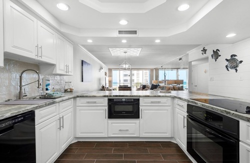 Holiday Isle Condo | 🌴Fabulous View~Pool+Tennis~Steps2Beach~2BR Shoreline Towers 1035