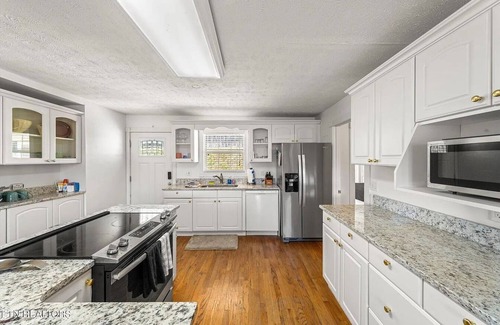 Flat Hollow Marina House | Fabulous view, walking distance from Flat Hollow Marina