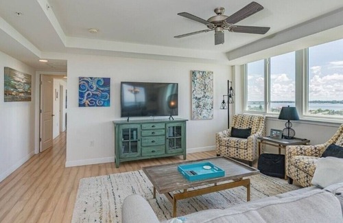 Clearwater Beach Condo | Fabulous views and close to beach. Convenience and tranquility of Island Estates