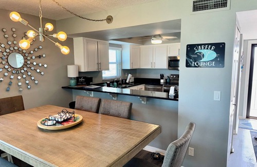 Breakers Condo | Fabulous views from every window~granite~king bed~wifi~Smart TV's~pool