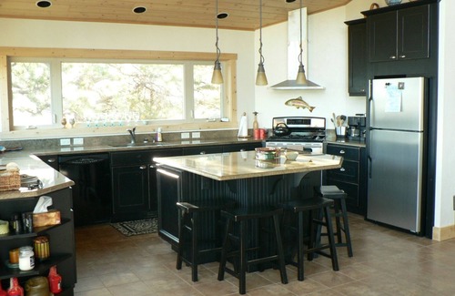 Twin Lakes House | Fabulous Views, Sleeps 8, 3 Full Baths, Family-Friendly #2025-010