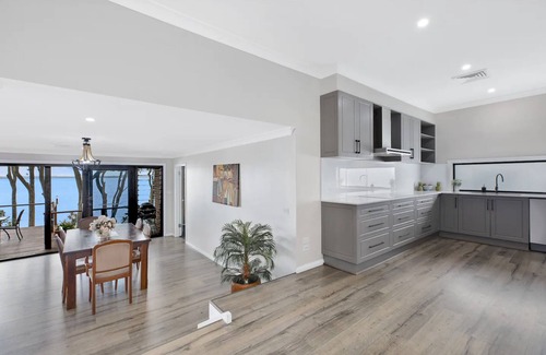 Tegerin House | Fabulous Waterfront House With Direct Lake Access