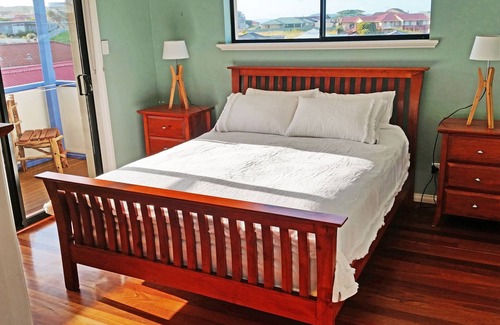 West Beach House | FABULOUS WEST BEACH ESPERANCE HOME WITH VIEWS. PET FRIENDLY.