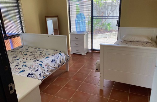West Beach House | FABULOUS WEST BEACH ESPERANCE HOME WITH VIEWS. PET FRIENDLY.