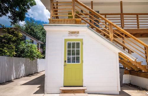 Southside Apartment | Facing Collins Garden Park , 1st Floor Studio