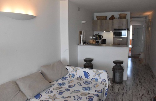 Le Brusc Apartment | Facing the beach, air-conditioned, WiFi, parking, everything within walking distance, ideal for.