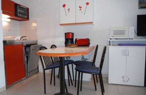 Banyuls-sur-Mer Apartment | Facing the sea, renovated air-conditioned apartment with terrace, parking, WIFI